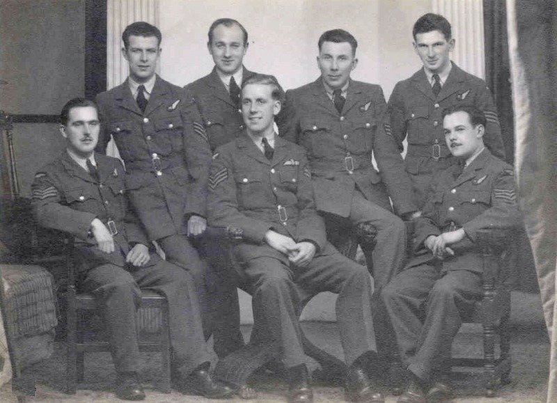 The Kingham crew - Black and white photo of 7 men in RAF uniform