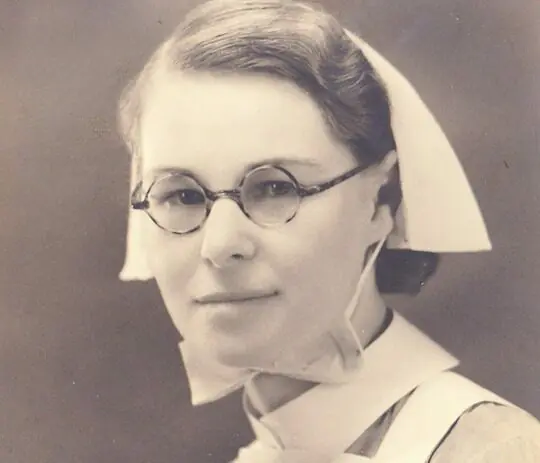Women in War - Black and white photo of WW2 nurse Mollie Evershed