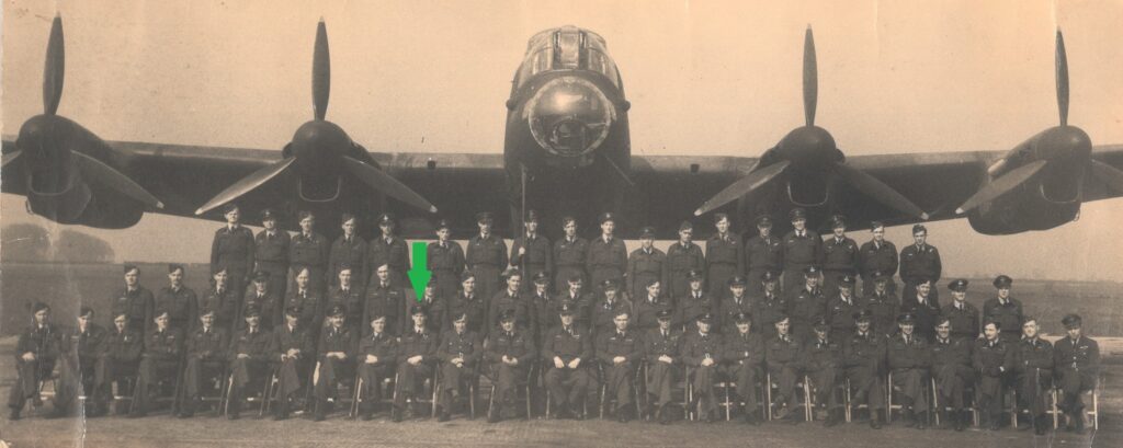 Black and white photo of 101 Sqn in front of Lancaster