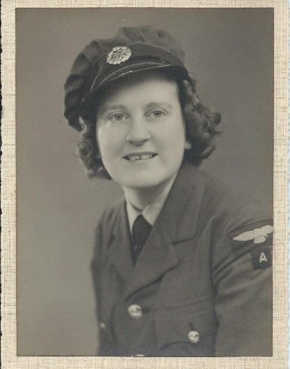 Black and white photo of Mary Robinson in WW2 WAAF uniform